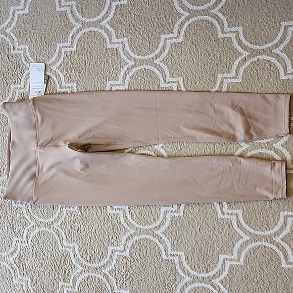 Vuori Rib Studio Legging in Coconut NWT